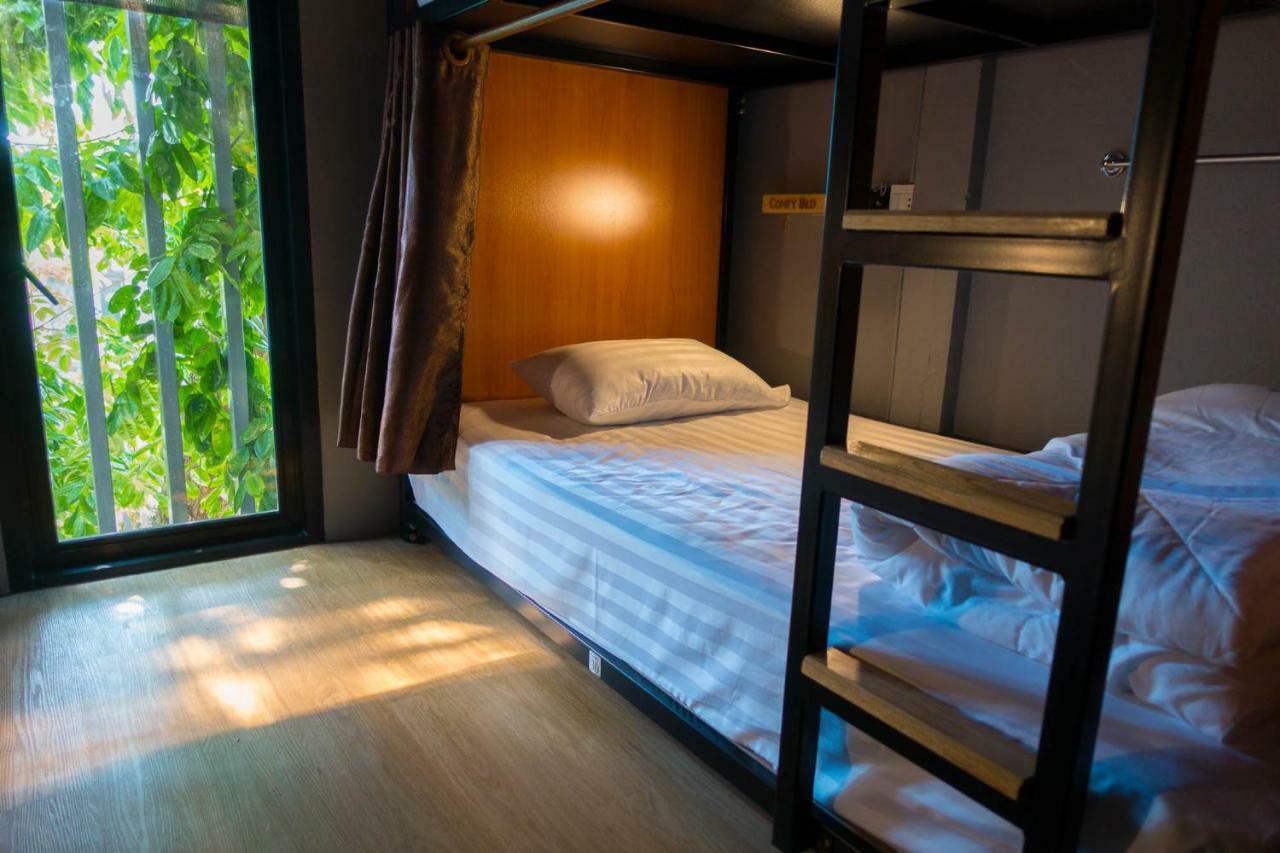 Comfy Bed Hostel (Adults Only) Bangkok Dış mekan fotoğraf